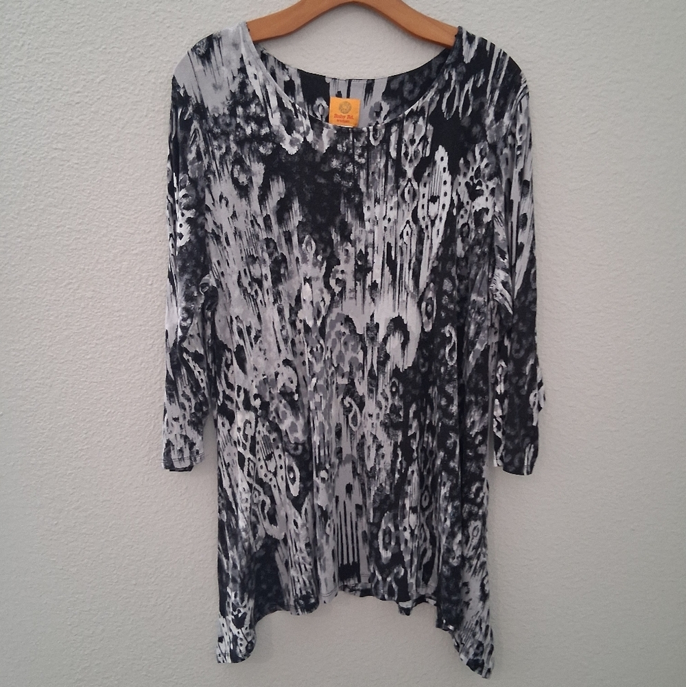 Ruby Rd. Monochrome Abstract Tunic - image 1